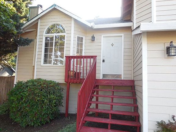 2nd image of 5025 SE Belmont Ct