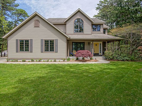 2nd image of 16687 Pine Dunes Ct