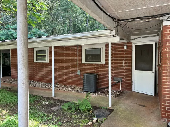 625 Venita Dr, Athens, GA 30606