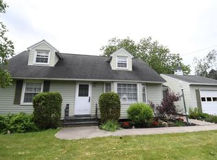 220 Stonehedge Rd, Camillus, NY 13031