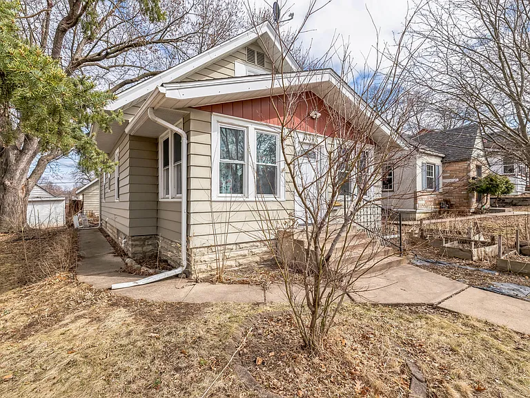 3346 Vincent Ave N — Photo 5