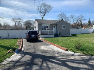 56 John Dr, Farmingville, NY 11738