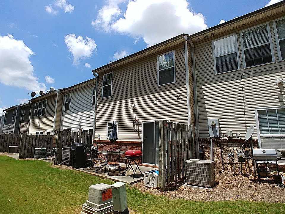 2nd image of 3839 Dandridge Way