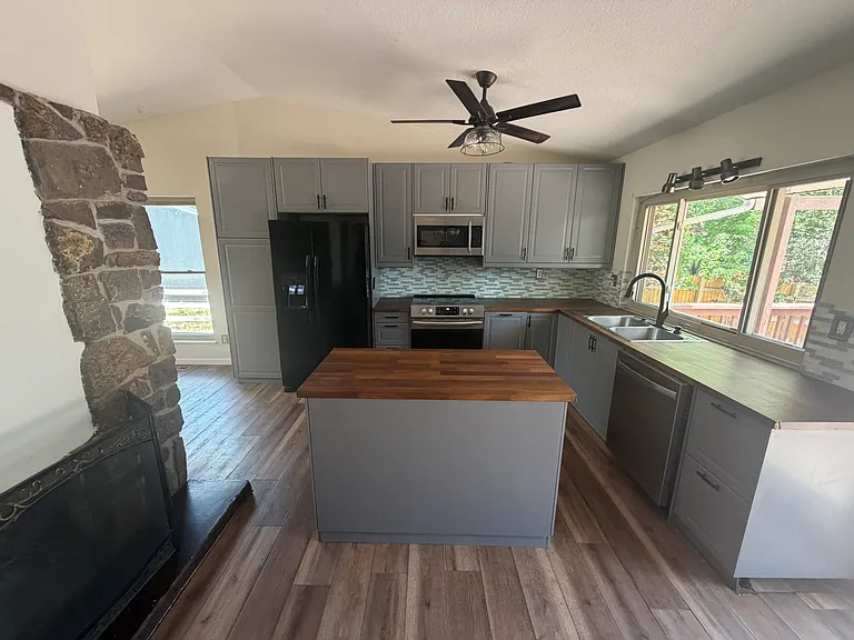 3819 S Midsummer Ln — Photo 5