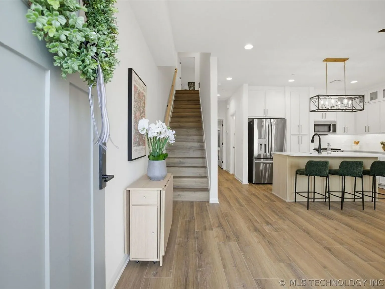 512 Gardens in Jenks - Now Offering $1,000 Off First Months Rent! — Photo 3