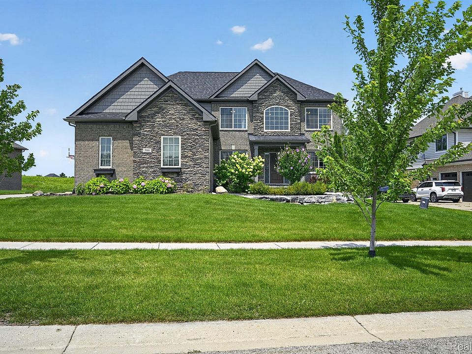 1st image of 386 Overlook Dr