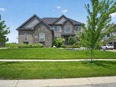 386 Overlook Dr, Oxford, MI, 48371