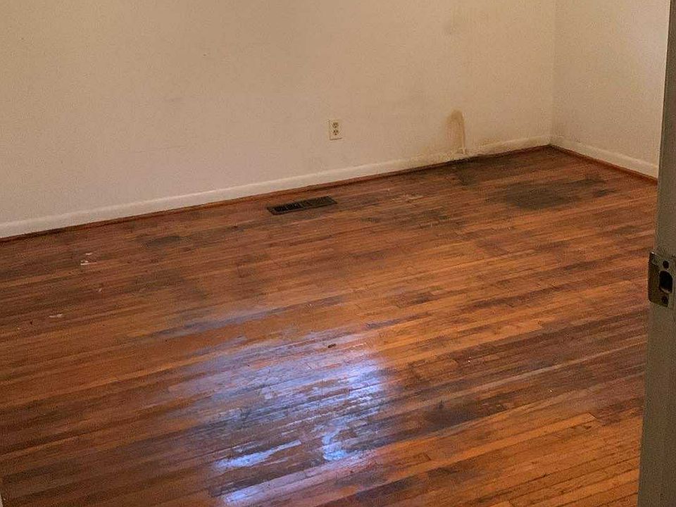 Hardwood floors thru out house