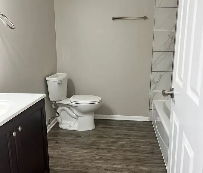 1081 Scarborough Ct #F5 — Photo 5