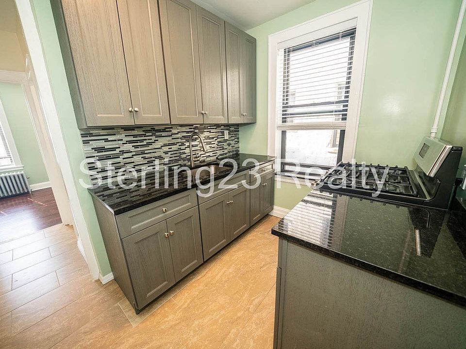 1st image of 2119 27th St #B3