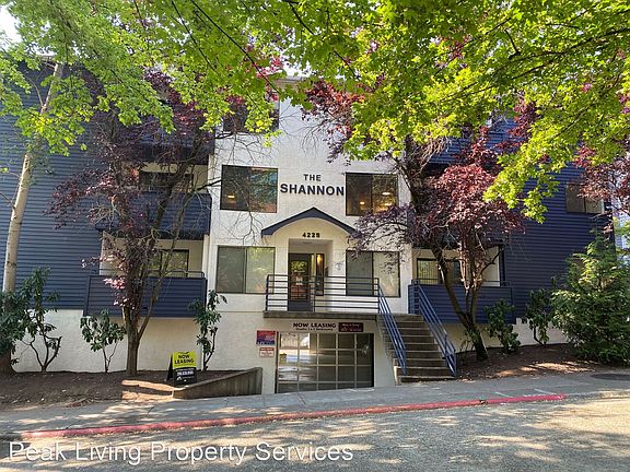 3rd image of 4225 9th Ave NE #14948341