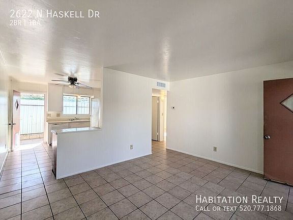 4th image of 2622 N Haskell Dr