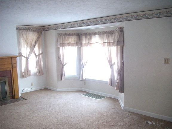 4th image of 640 Wyandot Ave