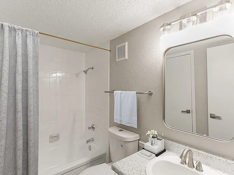 Hazelwood Apartment Homes — Photo 5