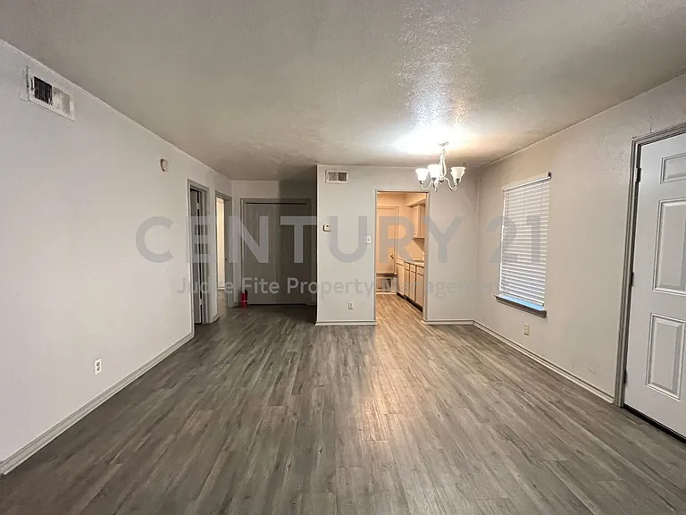1108 N Elm St #3 — Photo 6