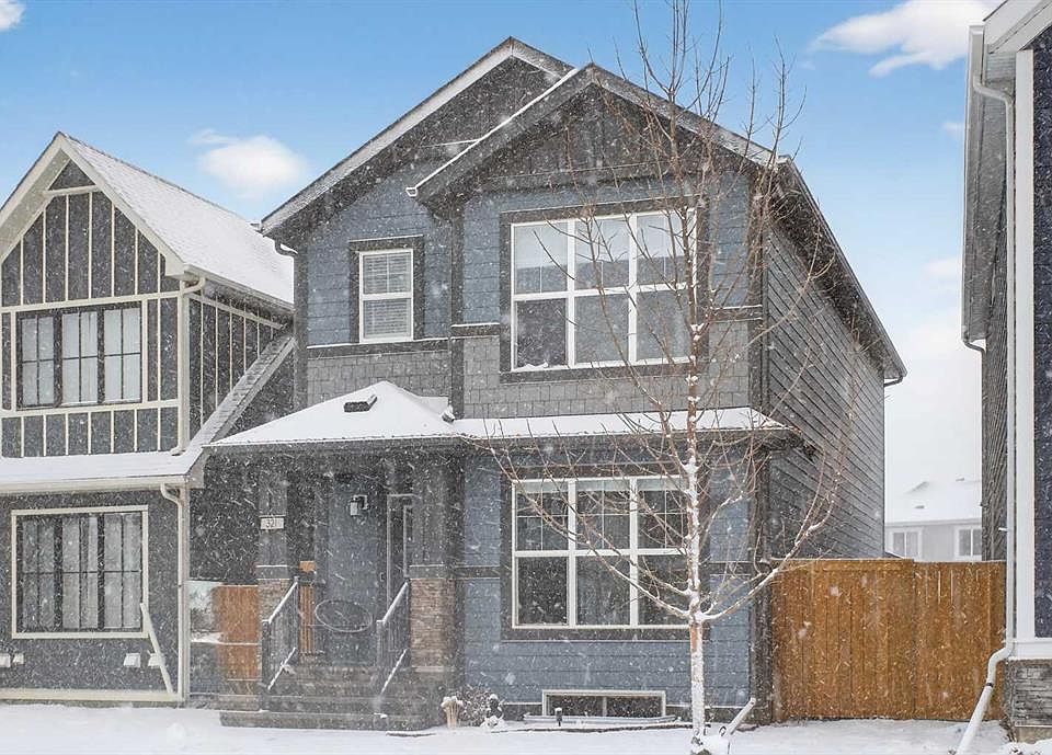 1st image of 321 S Magnolia Way SE