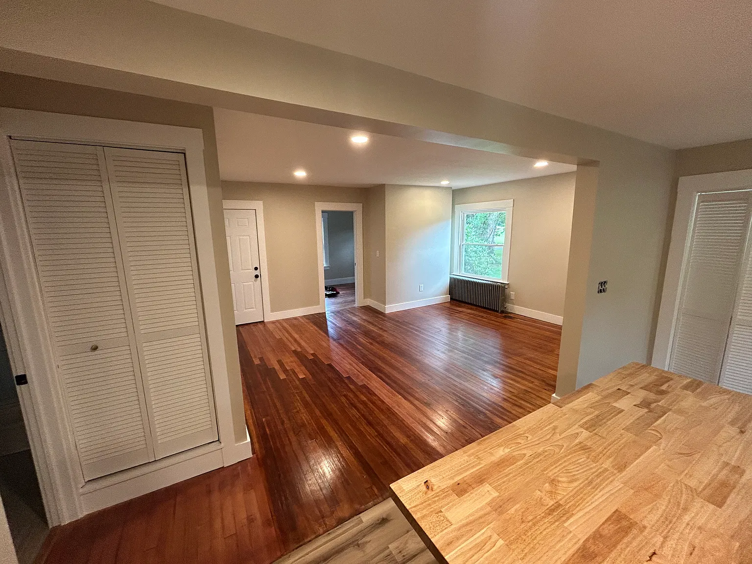 2 bed, 900 sqft, $2,250 — Photo 2