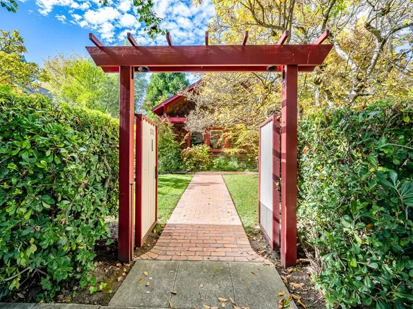 721 Spring Street, Santa Rosa, CA 95404