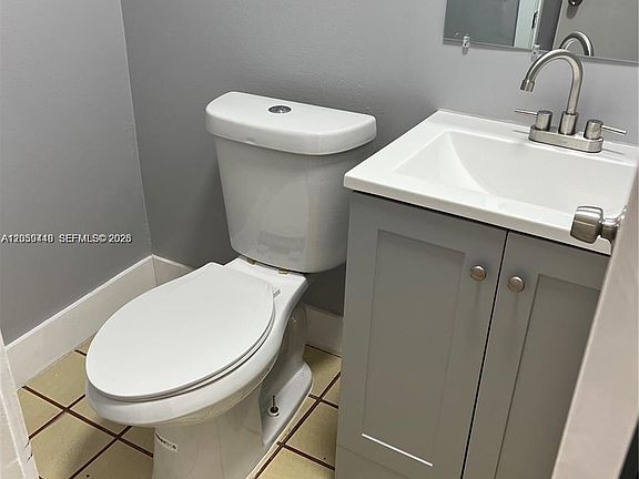 4th image of 645 W 68th St #645