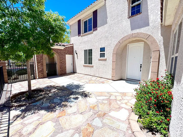 7140 Charter Crest St — Photo 9