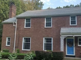 43 Gypsy Ln, Youngstown, OH 44505