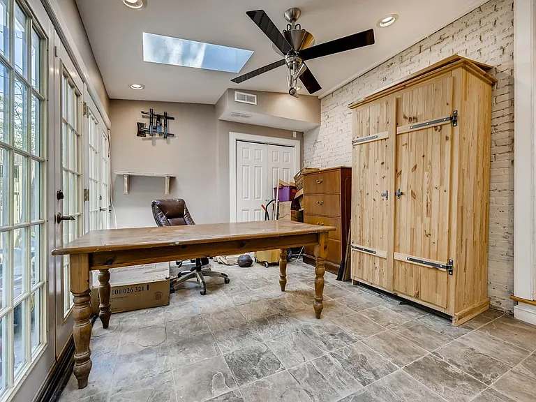 2200 E Baltimore St — Photo 15