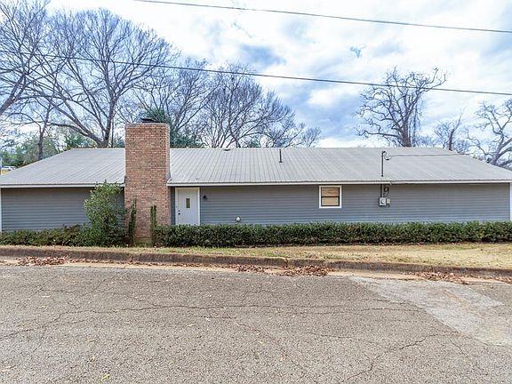 2nd image of 805 Highland Dr