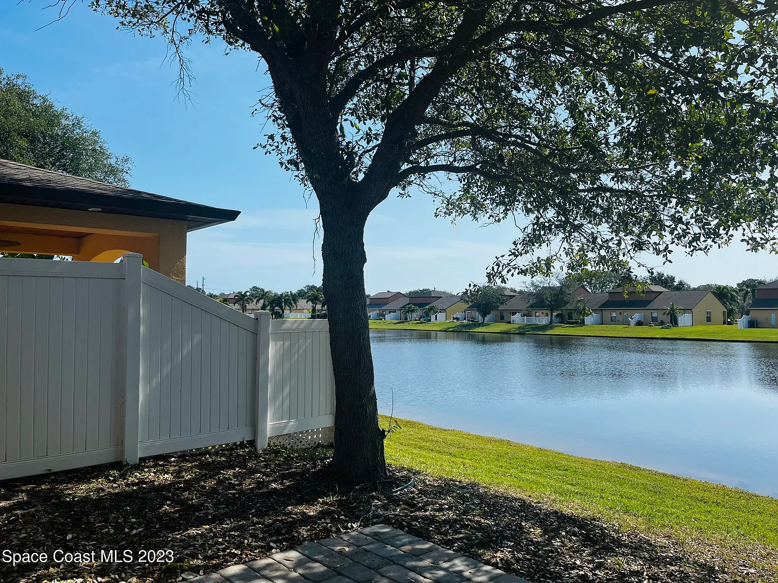 2 bed, 2.0 bath, 1008 sqft, $1,700 — Photo 3