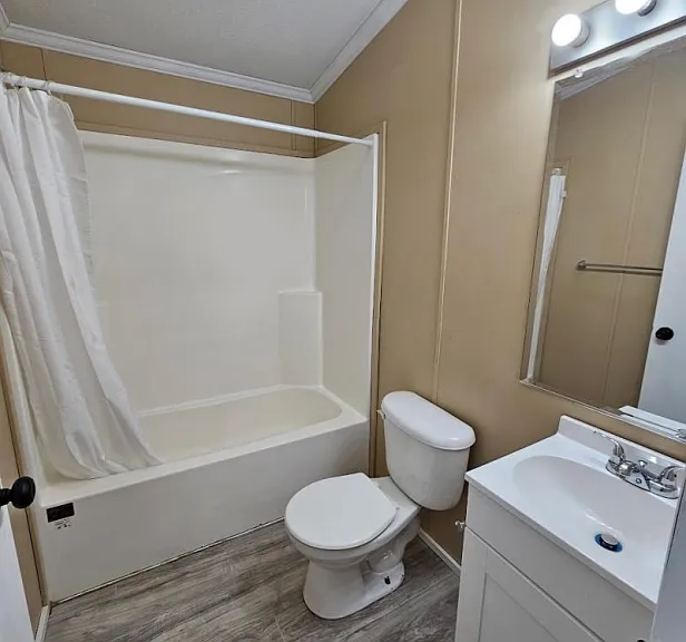 201 Pioneer Cir #201 — Photo 5