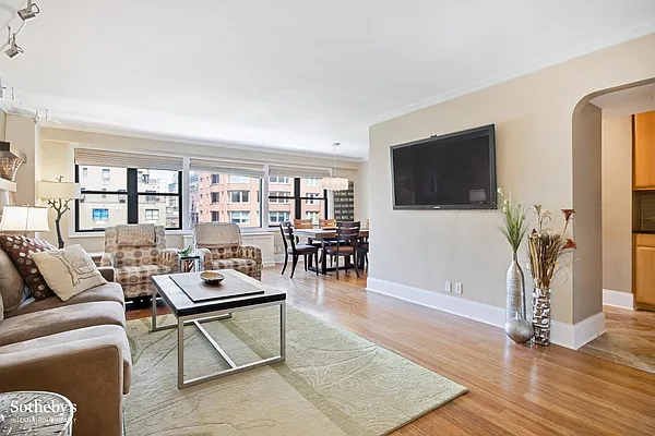 Sold by Sotheby's International Realty | media 1
