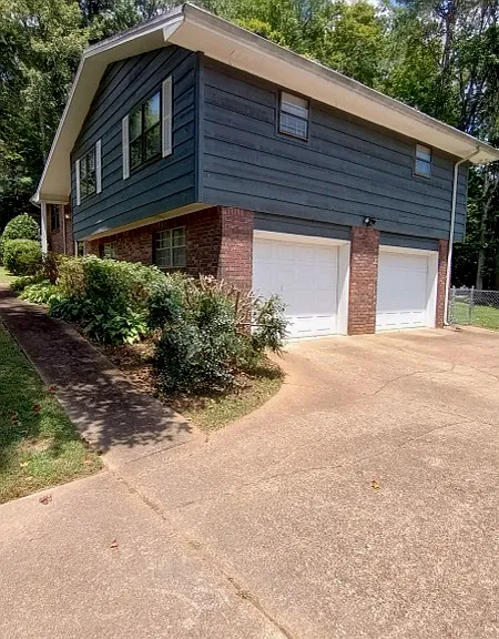 322 Shady Crest Dr — Photo 2