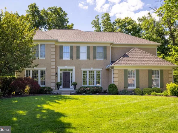 325 Sleepy Hollow Ct, Maple Glen, PA 19002
