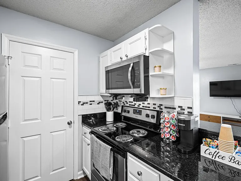 Crown Point at Kingsport Drive — Photo 63