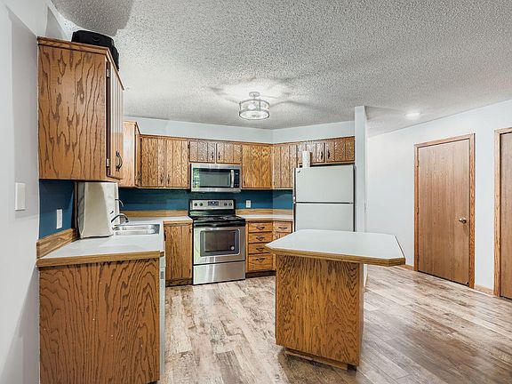 3rd image of 114 South Dr #D