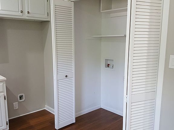 4th image of 103 Olive St