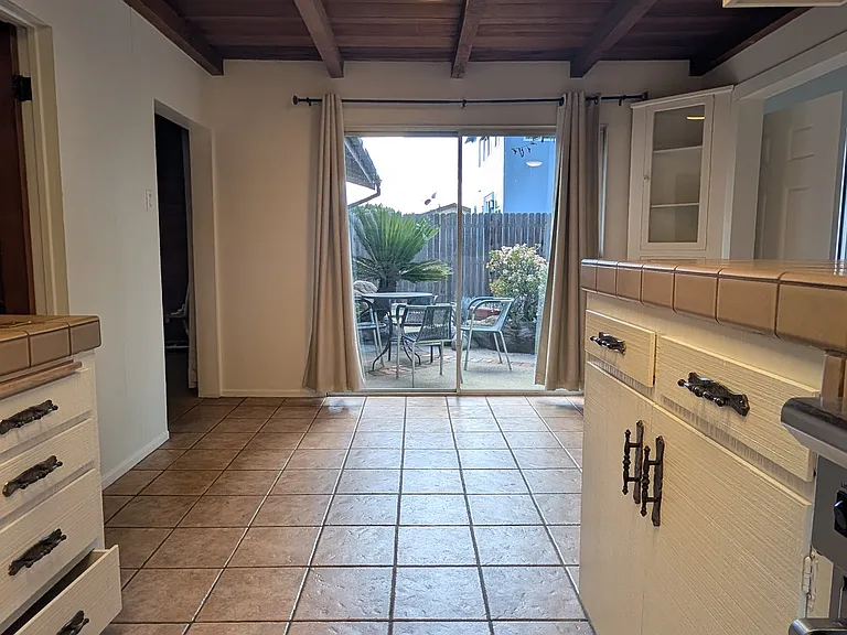 546 Griswold Ave — Photo 8