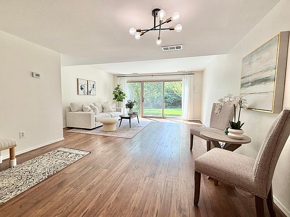 3rd image of 620 Watersedge Dr