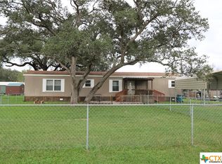 704 Reaser Dr, Victoria, TX 77905
