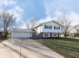 23W235 Westchester Ct, Glen Ellyn, IL 60137