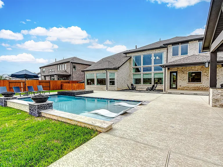 9903 Regal Bend Dr — Photo 1