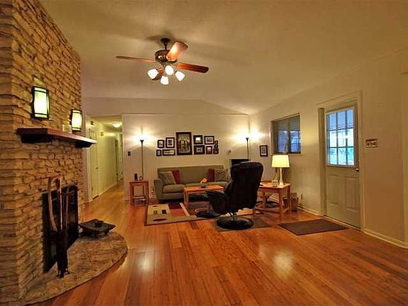 3rd image of 5700 Parkwood Dr