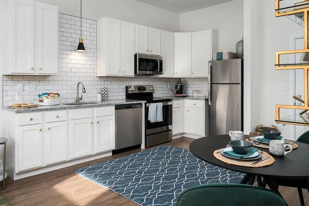 Skytop Apartments — Photo 3