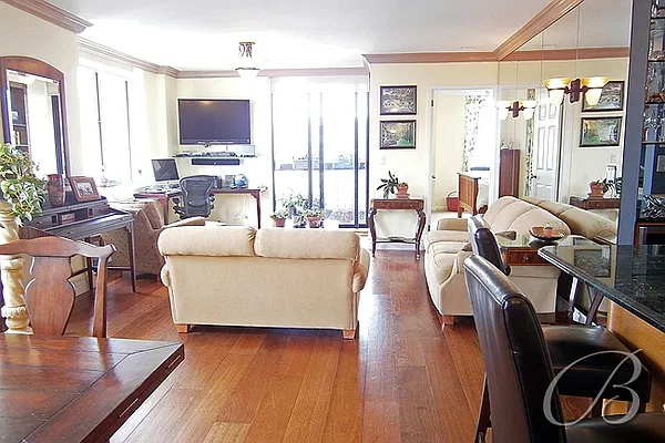 Sold by Bellmarc Realty | media 3