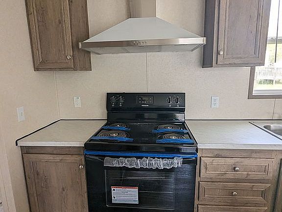 5th image of 311 Oak Mount Dr