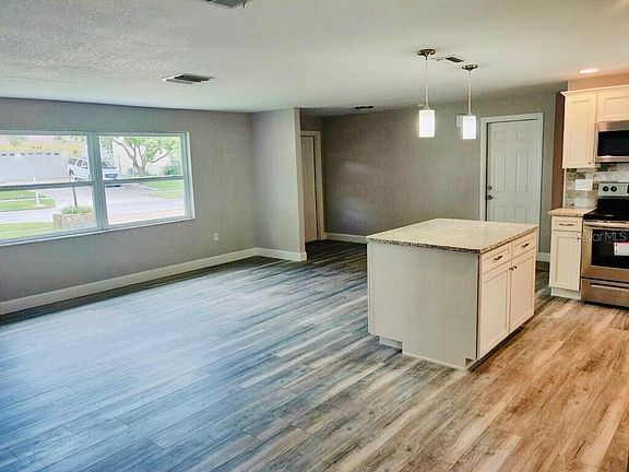 3rd image of 1540 Coachlight Way