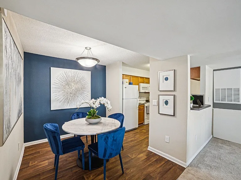 Willow Ridge Apartments — Photo 16