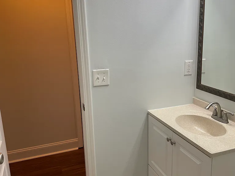 1054 Blakewood Ct — Photo 18