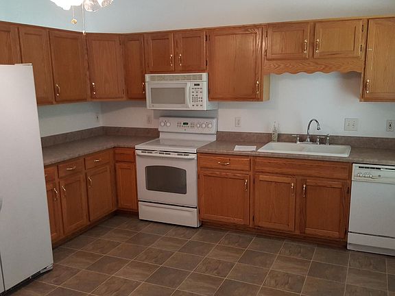 5th image of 3308 Rosebriar Ct