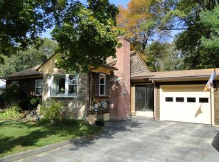 276 W Shore Rd, Warwick, RI 02889