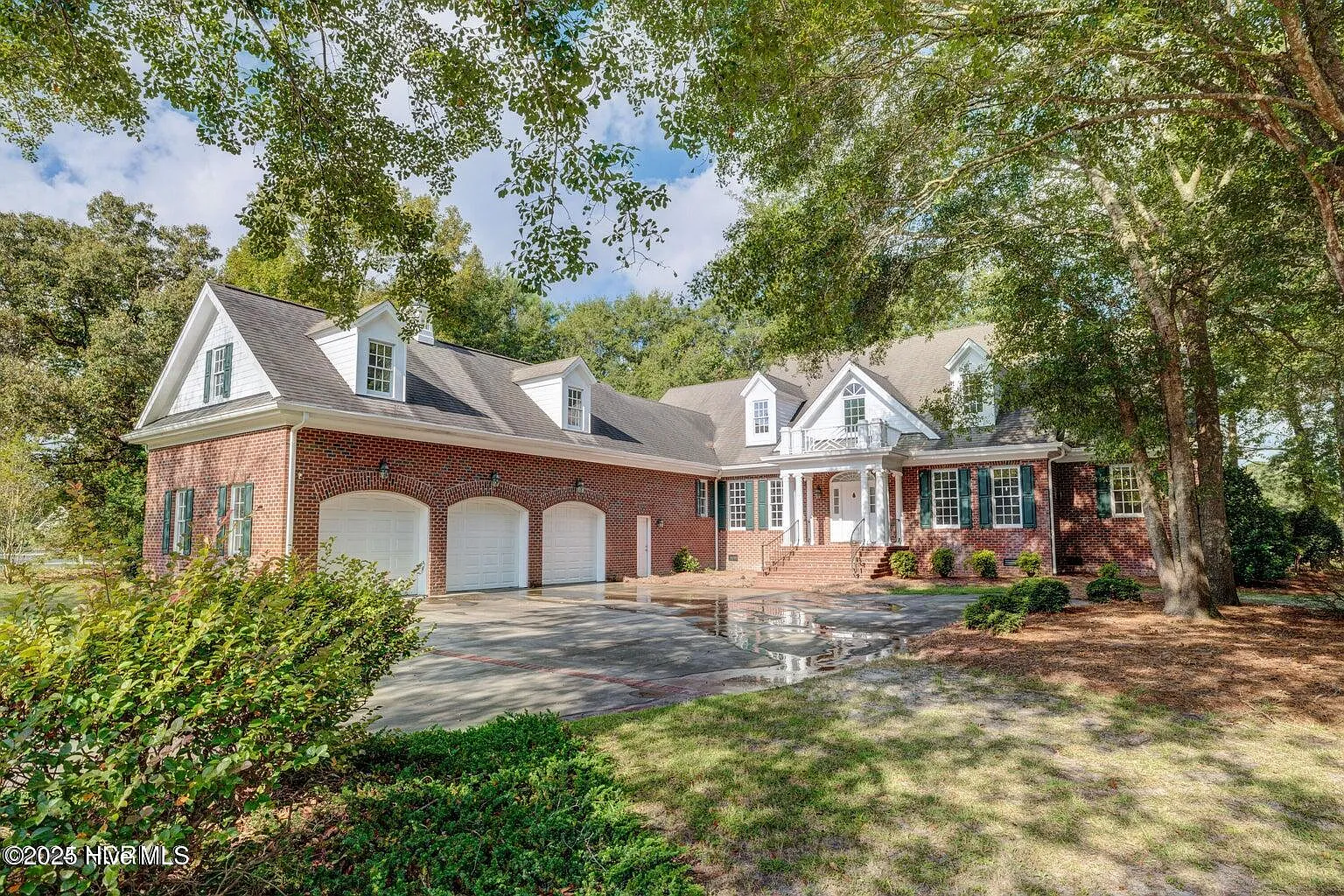 6 bed, 4.5 bath, $3,900 — Photo 1